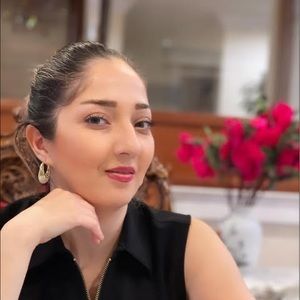 Meet your Posher, Mojgan